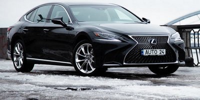 Флагманский седан Lexus LS500h