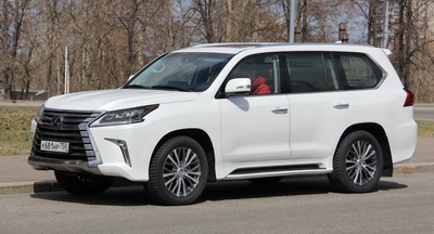 Текущее поколение Lexus LX